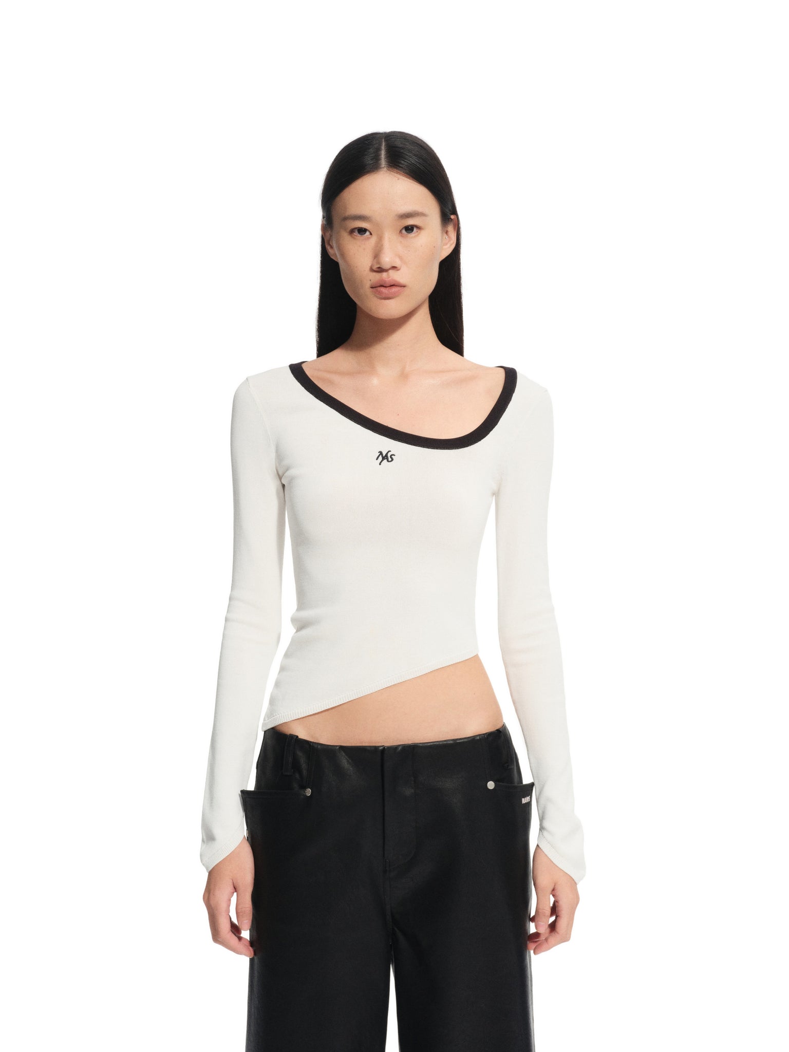 하오웨 화이트 오른쪽 귀 스웨터